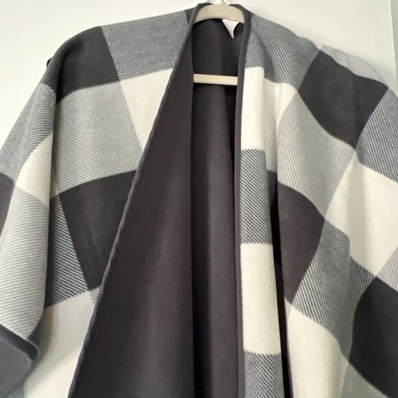 Woolrich Women's Fleece Poncho Cardigan One Size Gray Checkered 31" Length - Picture 3 of 5